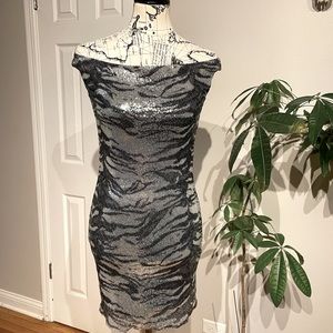 NWOT Asos Sequin Off Shoulder Animal Vintage Y2k Embellish Fit Bodice Pencil 6